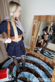 Lily Bell - Sucker Punch  Gallery - Photo 12