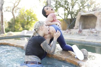 Wet & Wild: Karma Rx & Ginanna Grey’s Denim Makeout Meltdown Gallery - Photo 38