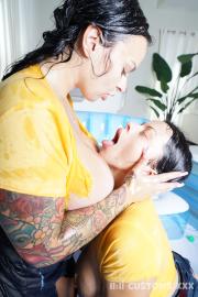 Extreme Oil Sex Fight! Gallery - Photo 19